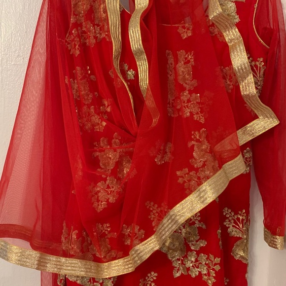 Traditional Red Indian Dress - Picture 6 of 7